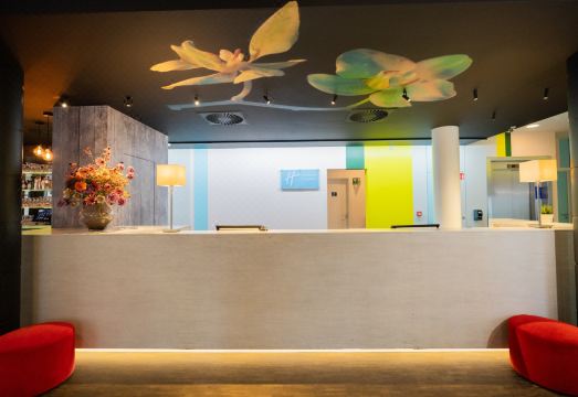 홀리데이 인 익스프레스 하셀트