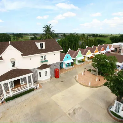 Fantasy Resort Chainat Hotels near Wat Tha Chai