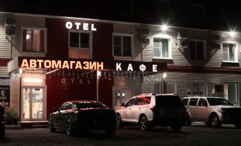 1 Hotel