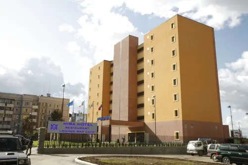 Мира Отель - С парковкой
