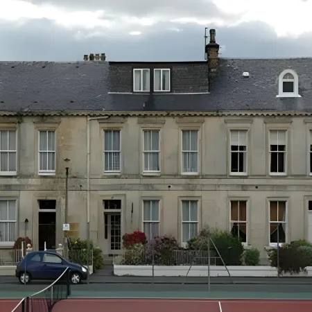Eglinton Guest House Отели рядом с достопримечательностью «Библиотека Карнеги»