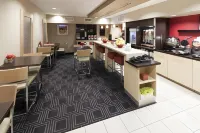 克利奇站萬豪TownePlace飯店 - 停車場