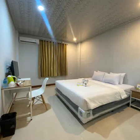 Riverside Smart Hotel