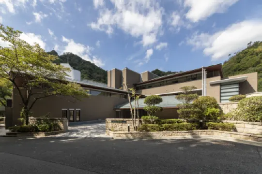 Raconter Arima Hotels in 