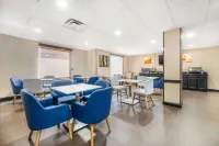 Comfort Suites Louisville Airport