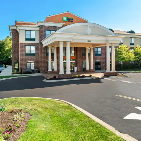 Holiday Inn Express & Suites DETROIT-NOVI by IHG