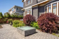 Vancouver West Cozy Retreat by Host Launch