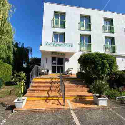 Hôtel Le Lyon Vert Hotel Exterior