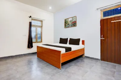 OYO 829191 Paradise Hotel Hotels in Hathras