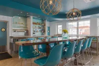 The Break Hotel - Inns