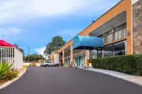 Days Inn by Wyndham Clayton Hôtels à : Tiger
