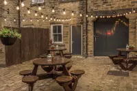 The Norfolk Arms Inn Hotels in Glossop