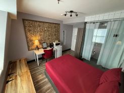 Queen Nest Hotel