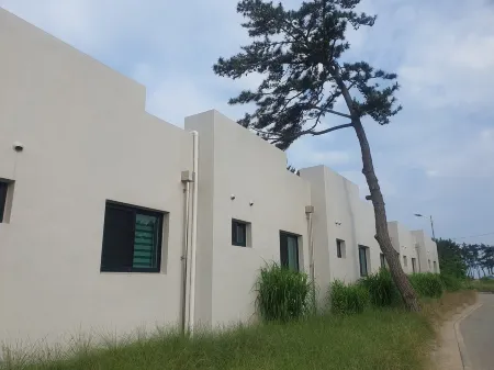 Gochang Oroshi Pool Villa Отели рядом с достопримечательностью «Chan Yun Temple»