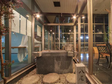 YAO Grand Hotel Отели рядом со станцией JR Kyuhoji station