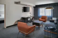 Courtyard Providence Lincoln Hotels in Смітфілд