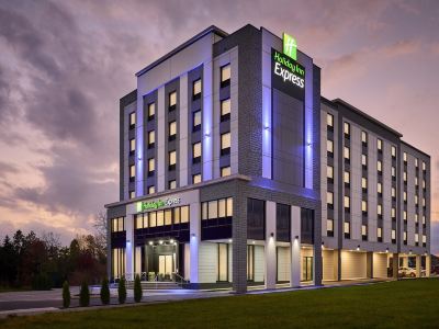 Holiday Inn Express HAMILTON - UPPER JAMES by IHG