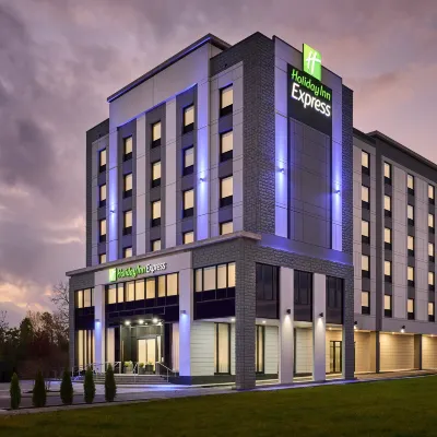 Holiday Inn Express HAMILTON - UPPER JAMES by IHG Các khách sạn gần Trung tâm hội nghị Hamilton Convention Centre