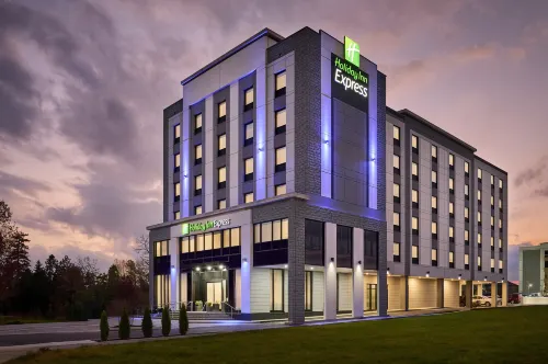 Holiday Inn Express HAMILTON - UPPER JAMES by IHG