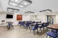 Days Inn & Suites by Wyndham Mesa Near Phoenix - breakfast