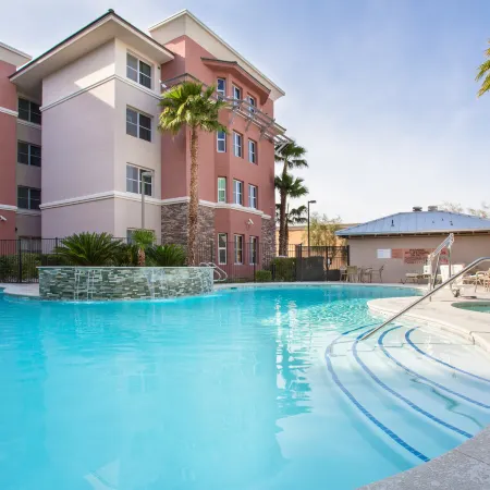 Homewood Suites by Hilton Henderson South Las Vegas Отели рядом с достопримечательностью «Амфитеатр Хендерсона»