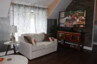 Lucy's Loft above the Nashville Fudge Kitchen in the heart of Nashville, Indiana