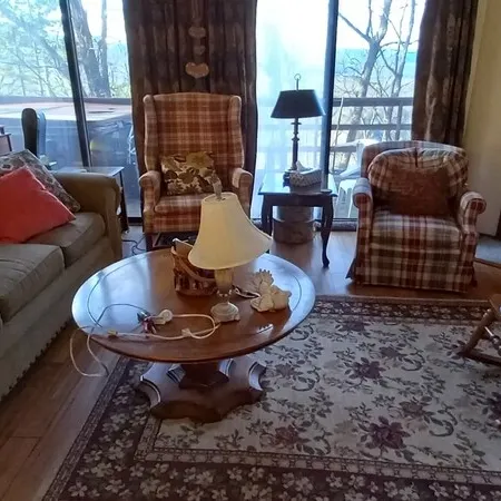 Beautiful Mountain Chalet with views, ski, golf, lake and pro Mt. bike trails.