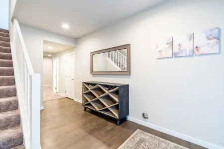 Luxurious 3 story new construction near Seattle!