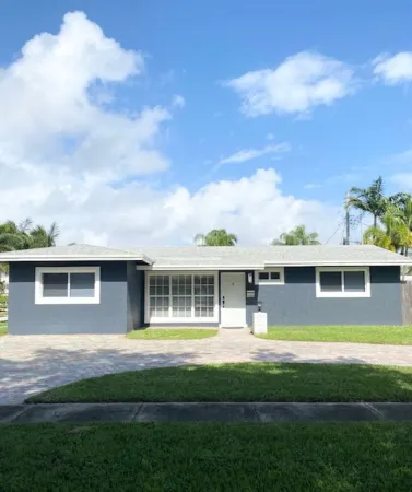 Family-Friendly 4BR with Pool & Game Room, 5 Mins to Beach! Отели рядом с достопримечательностью «Парк Дирфилд Айленд»