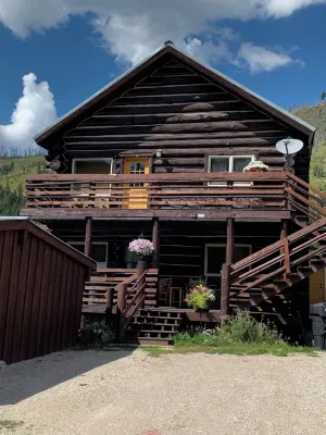 Great 1 bedroom apartment in Cooke City