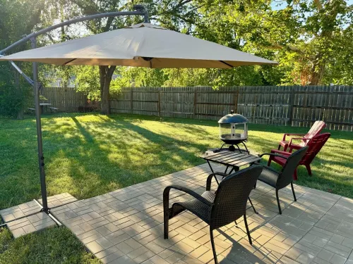 Cozy Home with Privacy Fence, Fire Pit & Garage!