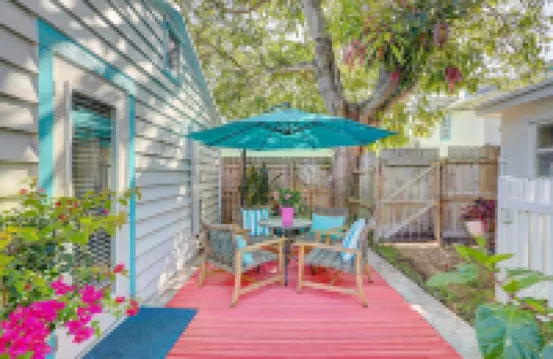 Luxury Retreat - Private Pool Cottage in Delray Beach – 45 Min to Hard Rock