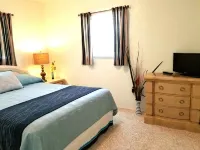 Private Heated  Pool House 6 miles from the Beach
