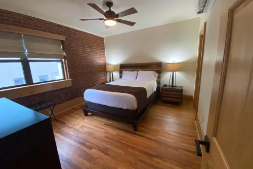 Main Street Retreats 103 Brand New Downtown Apt 103