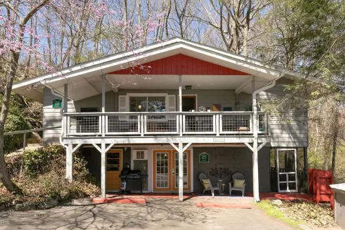 The Lower Berne offers all the conveniences of home in a secluded wooded setting