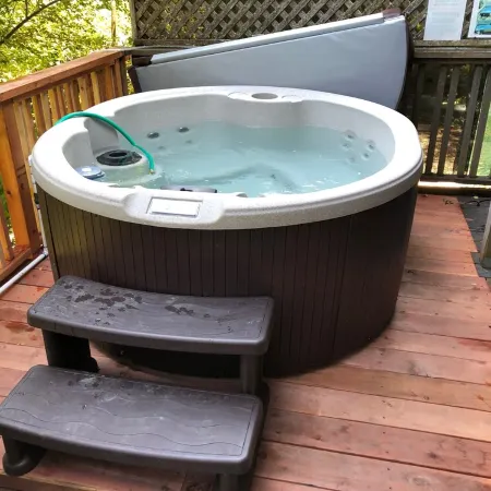 Wildwood Gardens Scenic Rustic Vacation Retreat on the River