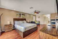 Amazing Summery Retreat~Pool-Spa-BBQ~South Strip