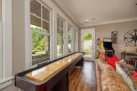 The Oasis at Lake Gaston - Heated Pool, Hot Tub, Pontoon Boat Rental Included!