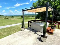 Wine Weekend Getaway: Steps to Winery & Battlefield w/ Mountain Views & Hot Tub!