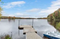 Lakefront Poconos, Private Beach, Kayaks, Rowboat, Paddleboards and Paddleboat