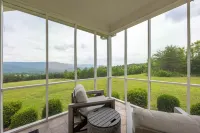 Spacious Mountain Home: King Beds, Hiking, Large Kitchen, Arcade, Peaceful