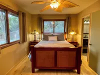 Sedona Perfect! Charming Guest House on 5 Acre Gated Estate boardering Oak Creek