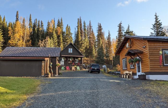 Moose Crossing Lodge - Sport Fishing Paradise - Famous Kenai River, Alaska