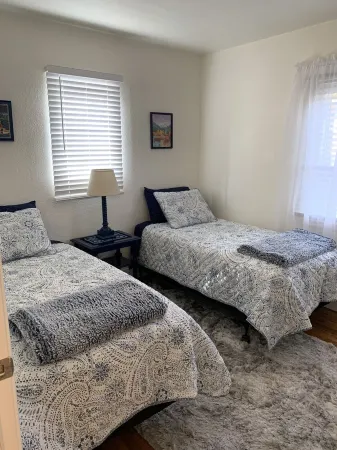 Boise's Jewel on Gem St. With 2 bedrooms & 1 bathroom.