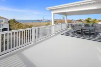 Brand-New Luxury Home with Amazing Bay Views/ SUNSETS-1 block to Ocean, Swim Spa