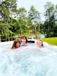 Stunning, Designer 6 Bdrm Lake House, Relaxing Retreat, 15 Min from GSP!