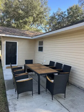 Get Cozy in this newly renovated home by The Villages!