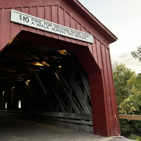 2 bedroom apartment in downtown Zumbrota.  Sleeps 4-6. Отели в г. Гудхью