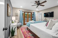 Sunny Palms Villa - Heated Pool + Hot Tub, 2 miles to the Beach!