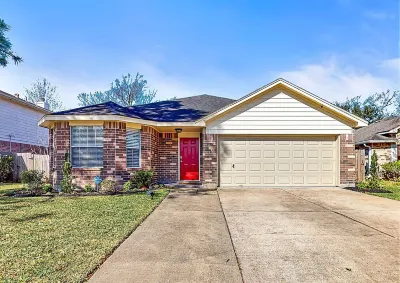 Cozy Pearland Getaway Home! Large backyard w/patio! 5 STAR REVIEWS. 하우스턴-클리어 레이크 대학 - 피어랜드 주변 호텔